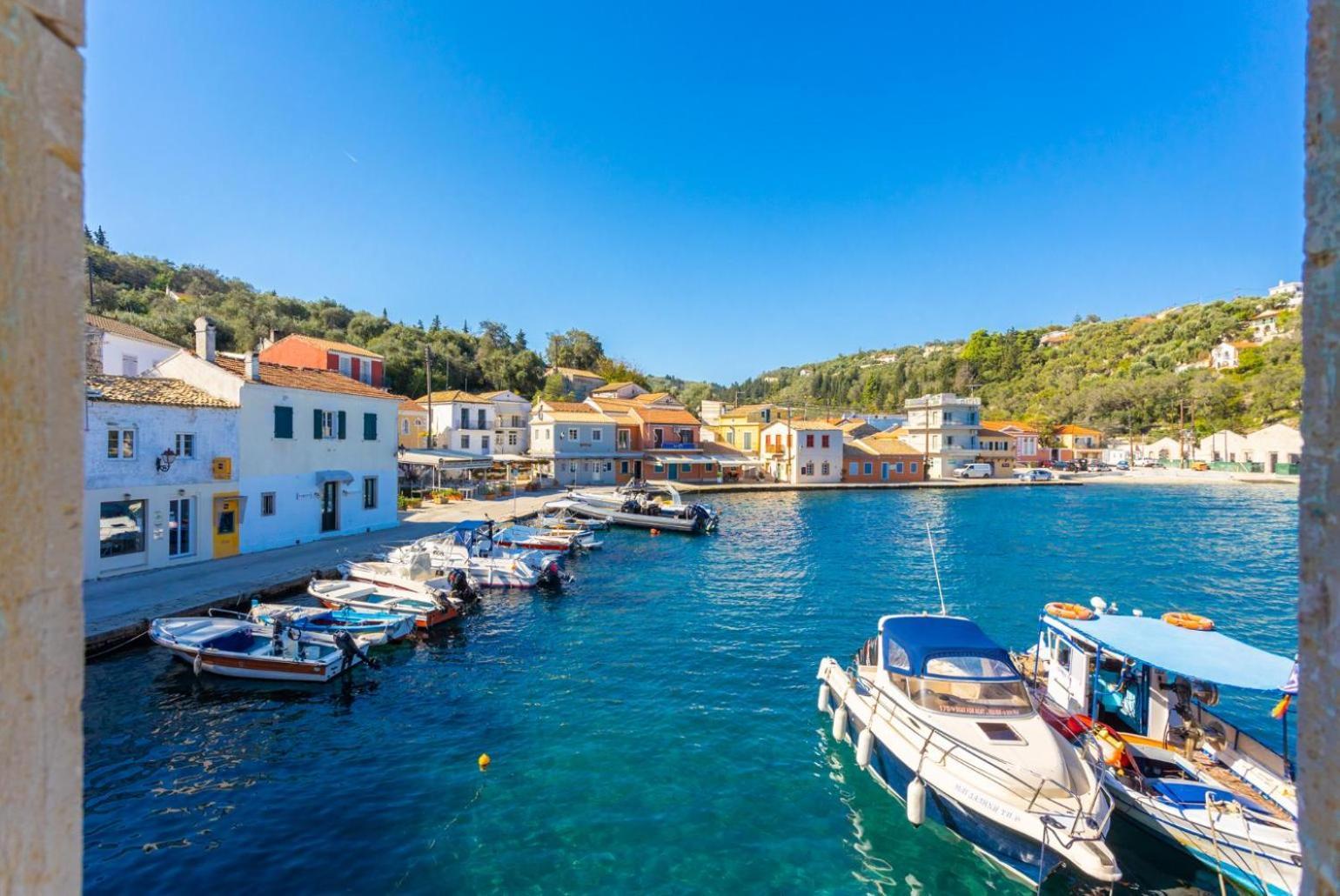 Spiros Jetty House Apartment Longos  Bagian luar foto